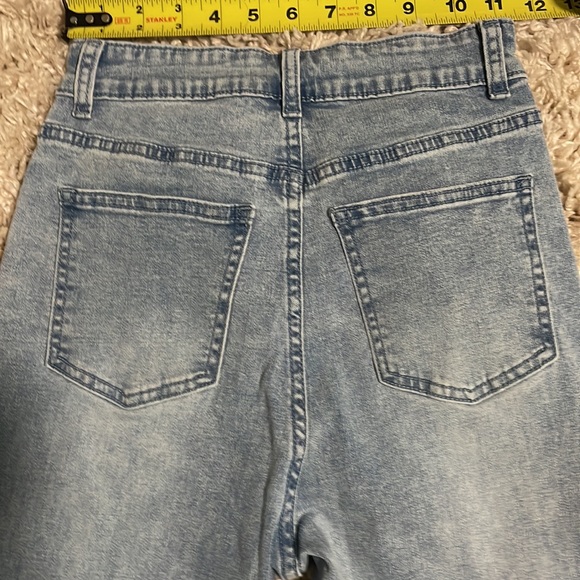 🦋 Butterfly Ripped Jeans 🦋 - Picture 6 of 6